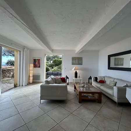 Mazet 5 Pieces Climatise Avec Vue Mer Panoramique, Club House, Piscine Chauffee Et Plage Privee - Fr-1-226-539