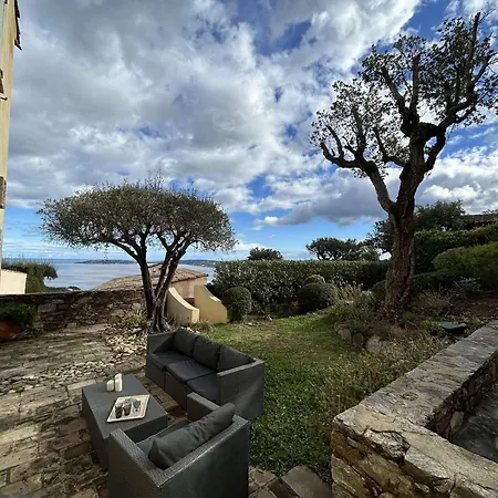 Mazet 5 Pieces Climatise Avec Vue Mer Panoramique, Club House, Piscine Chauffee Et Plage Privee - Fr-1-226-539 Holiday home Sainte-Maxime